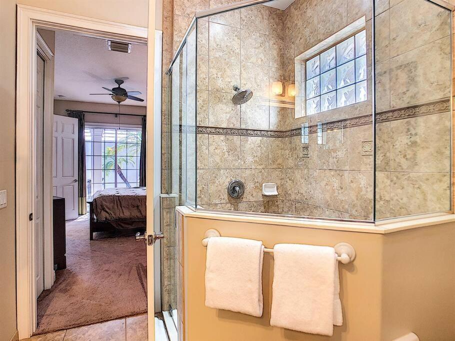 Two King En-Suites …Inside The Prestigious Reunion Resort كيسيمي المظهر الخارجي الصورة