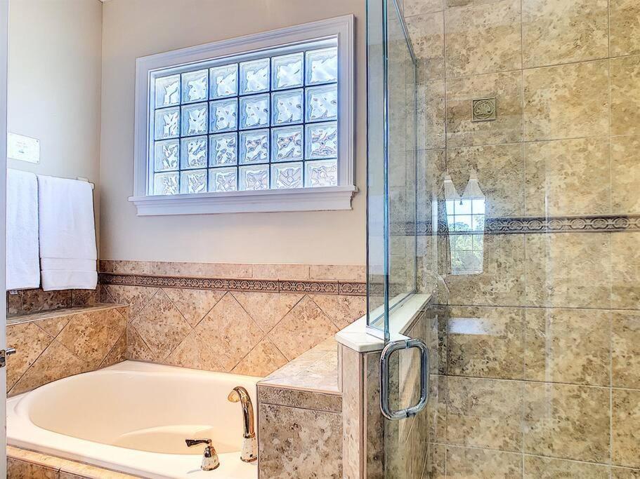 Two King En-Suites …Inside The Prestigious Reunion Resort كيسيمي المظهر الخارجي الصورة